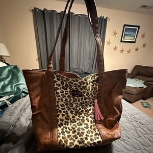 MAKEUP JUNKIE WEEKENDER TOTE BAG